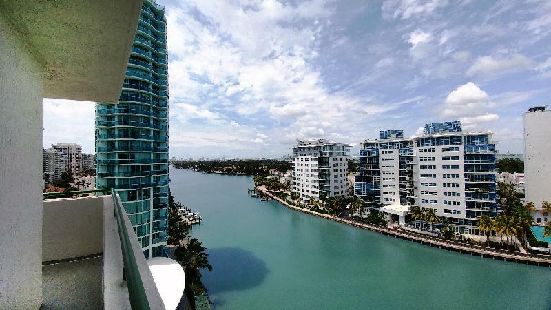 The Casablanca On The Ocean West Tower Hotel Miami Beach Exterior photo
