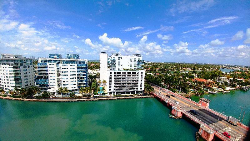 The Casablanca On The Ocean West Tower Hotel Miami Beach Exterior photo