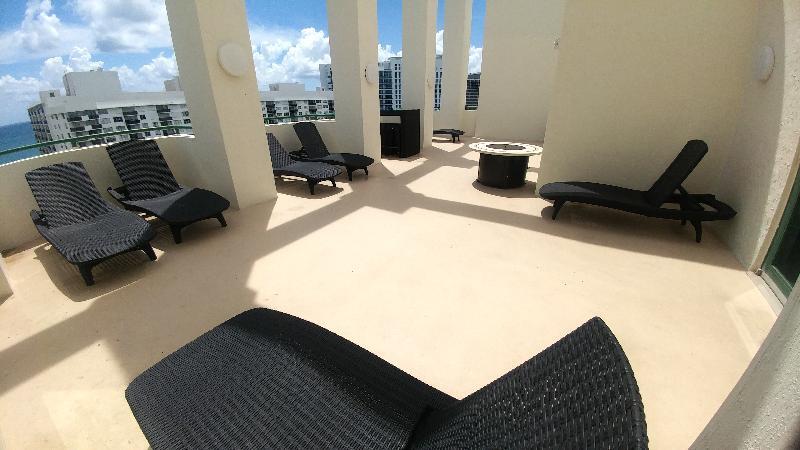 The Casablanca On The Ocean West Tower Hotel Miami Beach Exterior photo